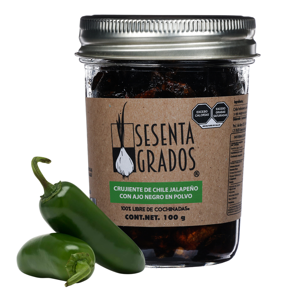 Crujiente de jalapeño con ajo negro en polvo
